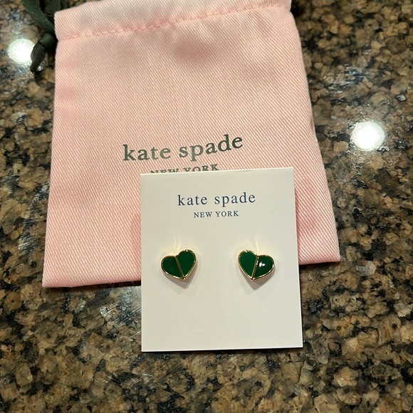 NEW kate spade Heritage Spade Heart Stud Earrings Gold/Green - Picture 4 of 6